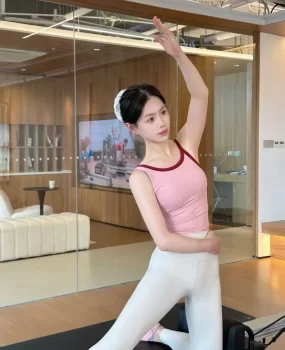 紧身裤性爱酮体爱锻炼白虎嫩鲍