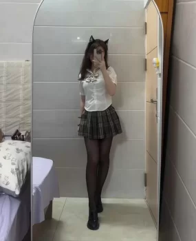 西安00后小妹,皮肤白