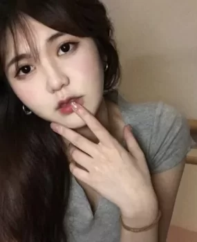 清纯反差平面模特不求挣钱,只求情趣过程