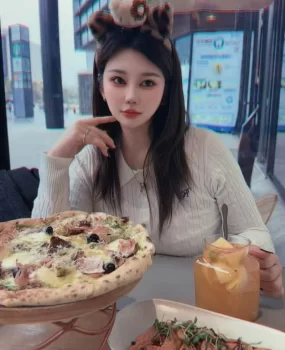 岳麓E奶女神依依