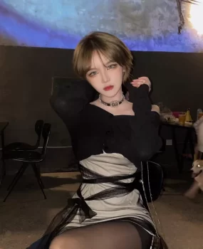 验证后推荐 咸阳会所耍的这妹子姿色相当不错，粉嫩小.B.紧致