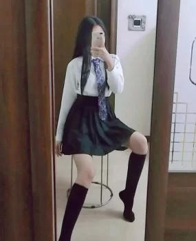 一个很嫩的兼职小姑娘,可以舌吻