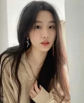 可爱俏皮兼职妹妹