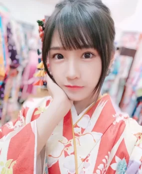 深圳清纯极品大长腿小仙女,床下清纯漂亮床上淫荡风骚