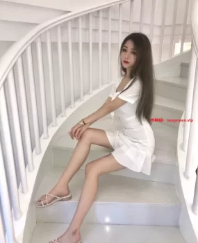 体验刚下海的小高端美女兼职