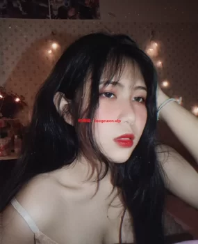 刚高三毕业的小姐姐 前凸后翘很骚