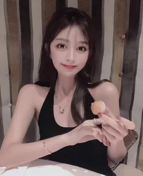 上海爆爆爆。 万万没想到。竟然还有这种操作的妹子。 有福利