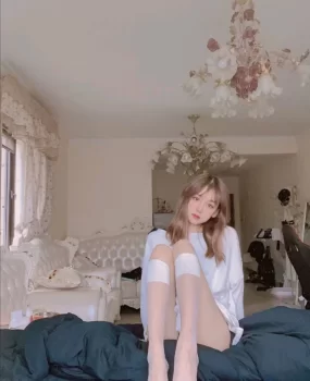 大学妹兼职粉嫩多水  各种姿势随你干