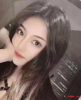 清纯兼职小姐姐