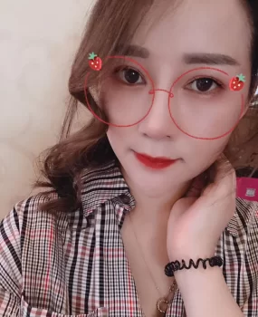 身材挺好,服务好,长得还行